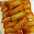 gemkaachan's cooksnap of when they made 春巻きの皮で「フランクフルトのチーズ巻き.