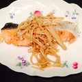bumpam's cooksnap of when they made えのきバターソース鮭のムニエル.
