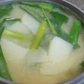 めかにか's cooksnap of when they made ✿うちの定番！じゃがニラの味噌汁✿.