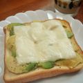若hiro's cooksnap of when they made 美容にも◎アボガトハムチーズトースト♪.