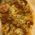 きたろうさん's cooksnap of when they made ★残りのカレーで！絶品カレーピザ★.