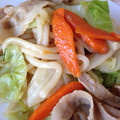 misakita's cooksnap of when they made 屋台的☆我が家の旨ぁな焼きうどん.