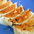 kuragenoie's cooksnap of when they made つけだれ不要の味付き焼き餃子.