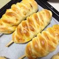 やまちーたか's cooksnap of when they made ロングシャウエッセンで編み編みパン♪.