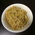 ちびはち公's cooksnap of when they made 簡単もやしピリ辛おつまみ.