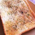 文錦鳥's cooksnap of when they made 簡単バリうま！塩胡椒トースト♡.