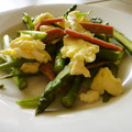 pawprints's cooksnap of when they made 簡単♪卵とウインナーとアスパラの炒め物♪.