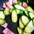 kam嫁's cooksnap of when they made ハムときゅうりの塩にんにく炒め.