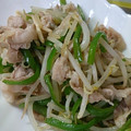 ごはん好きパンも好き's cooksnap of when they made もやしとピーマンの炒めもの.