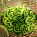 ロンＰ's cooksnap of when they made 苦くないしゃきしゃきゴーヤの下処理.