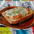 kururin18's cooksnap of when they made チーズとミートソースで旨うまトースト♪.