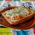 kururin18's cooksnap of when they made チーズとミートソースで旨うまトースト♪.
