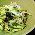 tomomani's cooksnap of when they made もう一品！きゅうりともやしのマヨ醤油あえ.