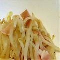 SAKURA0704's cooksnap of when they made もやしとベーコンのフライパン蒸し.
