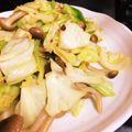 ひちょみぃ's cooksnap of when they made キャベツときのこのバター醤油(もどき).