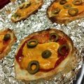 northtai1's cooksnap of when they made のせて焼くだけ！おやつに餃子の皮ピザ.