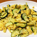 kumemasa's cooksnap of when they made 簡単♪ズッキーニと卵のオイマヨ炒め.