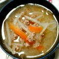 ちぃちゃんだよ！'s cooksnap of when they made ひき肉とカット野菜で具だくさんみそ汁.