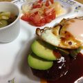 チロルちょこっ's cooksnap of when they made アボカドのせた簡単ハンバーグ☻.