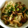 HARUぴ's cooksnap of when they made ぶなしめじの冷うどん.