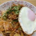 clover_619's cooksnap of when they made 簡単☆豚キムチーズ焼きうどん☆.