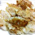 トトロお's cooksnap of when they made 肉汁じゅわわ♪大絶賛の焼き餃子☆.