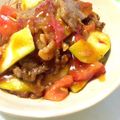 pyonpoco's cooksnap of when they made 牛肉とトマトとキュウリの生姜豆板醤炒め.
