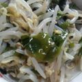 ☆みゅーも☆'s cooksnap of when they made 簡単★ワカメともやしのナムル★.