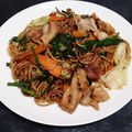 碧きりん's cooksnap of when they made オイスターソース☆DEニラ豚焼きそば♪.