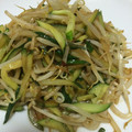 ちゃんこまんさん's cooksnap of when they made 簡単 節約　もやしとキュウリのゴマ油炒め.