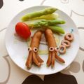 puniＫ's cooksnap of when they made *ドーナツ◎ウインナー*キャラ弁*.