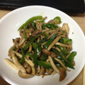 ★☆★ゆうこ★☆★'s cooksnap of when they made ピーマンとしめじの炒め物.
