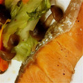 海老ふりゃ〜's cooksnap of when they made 塩じゃけときのこの蒸し焼き.