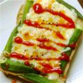 ｍａｒしゃん's cooksnap of when they made オクラ目玉焼きのピザトースト.