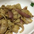 まゆまわた's cooksnap of when they made 豚バラ肉としめじのカレー炒め.