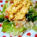 うっちー0327's cooksnap of when they made 簡単レタスチャーハン.