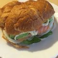トロトトロ's cooksnap of when they made サーモン＆チーズ＆新玉ねぎのサンド.