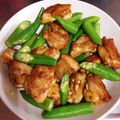 まいはーママ's cooksnap of when they made 鶏肉とオクラのカレー炒め.