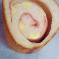 駿のすけ's cooksnap of when they made サラミハムとチーズのトヨ型ふわふわ食パン.