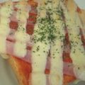 mzhroom's cooksnap of when they made 休日のブランチにピザ＆シナモントースト.
