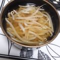 hozunyam's cooksnap of when they made もやしのみそ汁.