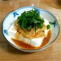 ぱぴぷぺぱぴぽ's cooksnap of when they made スライス玉ねぎのせ冷奴　中華味♡.