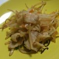☆ぼぅる☆'s cooksnap of when they made 超簡単！絶品！豚キムチもやし炒め.