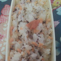 junjun1215's cooksnap of when they made 鮭フレークとゆかりご飯.