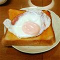ぱぴぷぺぱぴぽ's cooksnap of when they made 目玉焼き♡トースト.