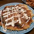 mioly's cooksnap of when they made 残ったうどんは手作りソースでお好み焼き★.