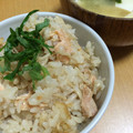 miyokok's cooksnap of when they made 鮭とえのきの炊き込みご飯.