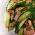 やえまりも's cooksnap of when they made 簡単⭐きゅうり⭐ベーコンのニンニク塩炒め.