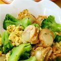 513174's cooksnap of when they made 帆立とブロッコリーのふんわり卵炒め.