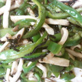 aircolors's cooksnap of when they made ピーマンとしめじの塩昆布炒め.